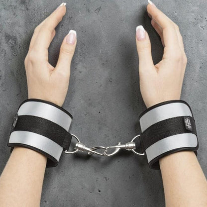 Fifty Shades of Grey Hard Limits - Kit de Sujeción BDSM de 4 Piezas