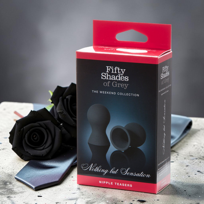 Caja de estimuladores de pezones de silicona negra Fifty Shades of Grey de PlayLoveToys para juego sensorial