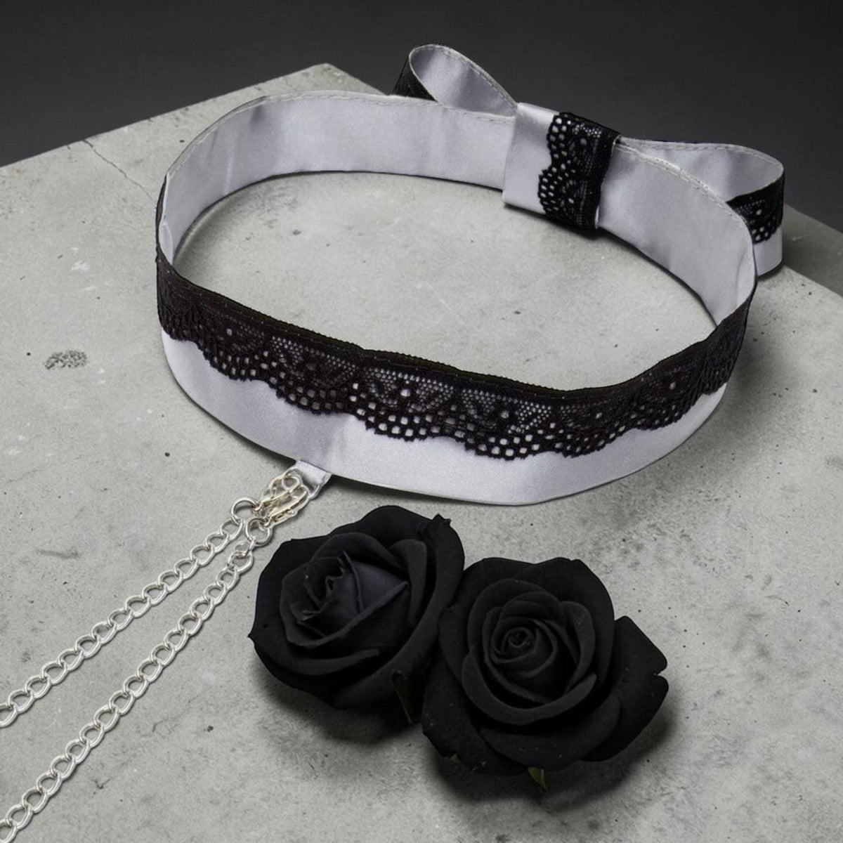 Fifty Shades of Grey Play Nice - Satin Collar With Lace Trim & Adjustable Nipple Clamps