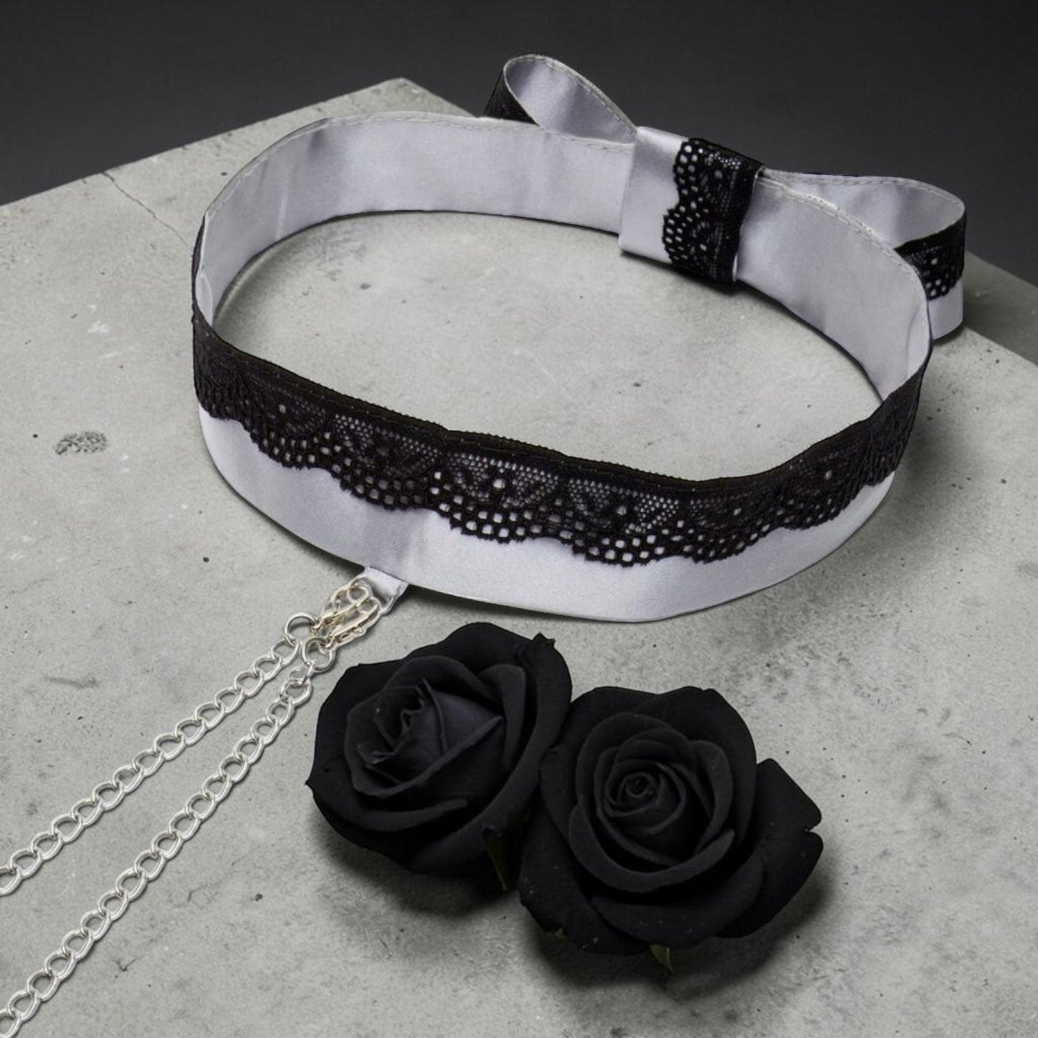Fifty Shades of Grey Play Nice - Satin Collar With Lace Trim & Adjustable Nipple Clamps