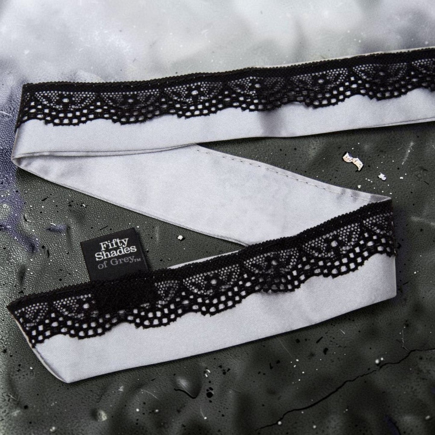 Fifty Shades of Grey Play Nice - Satin Collar With Lace Trim & Adjustable Nipple Clamps