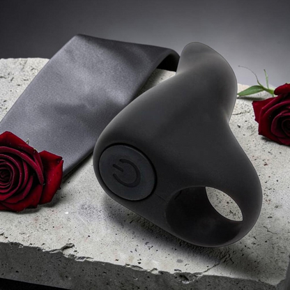 Vibrador de dedo negro de silicona recargable de PlayLoveToys para estimulación precisa y discreta