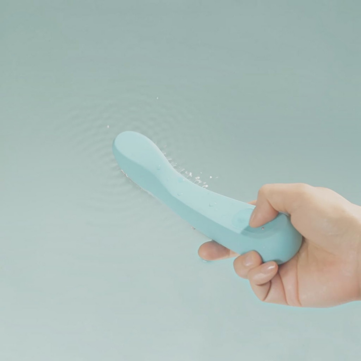 iroha TSUKI+ AONAMI - Vibrating & Vertical Movement G-Spot Vibrator
