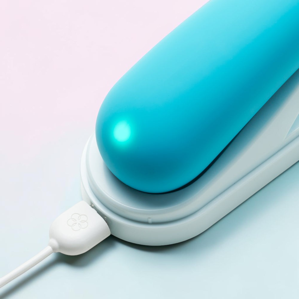 iroha TSUKI+ AONAMI - Vibrating & Vertical Movement G-Spot Vibrator