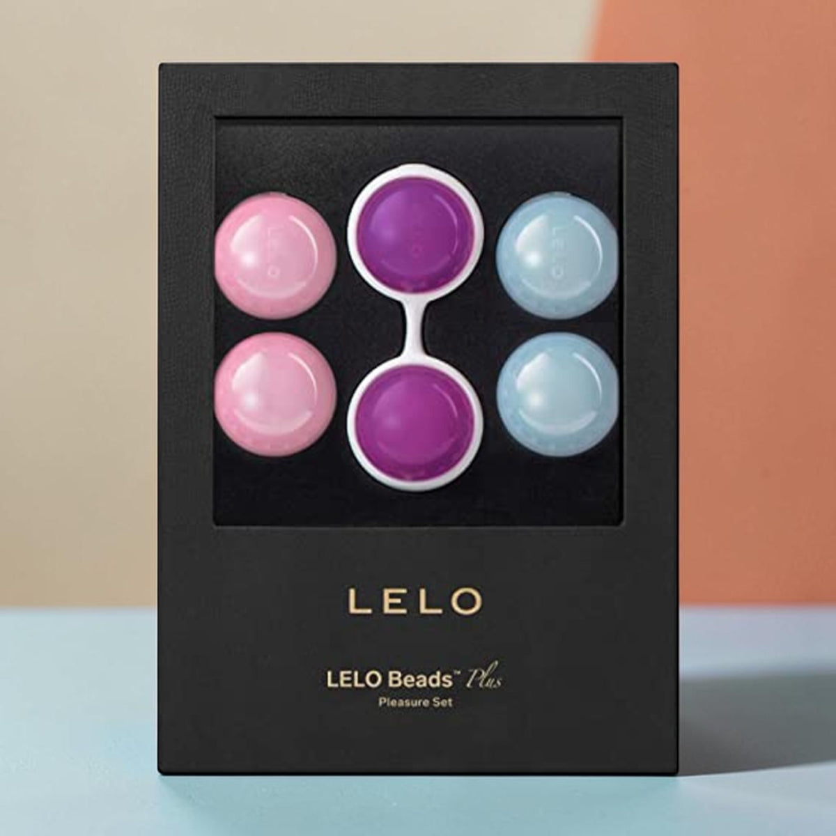 Set de entrenamiento pélvico LELO Beads Plus de PlayLoveToys con seis esferas de silicona en tonos rosa, morado y azul